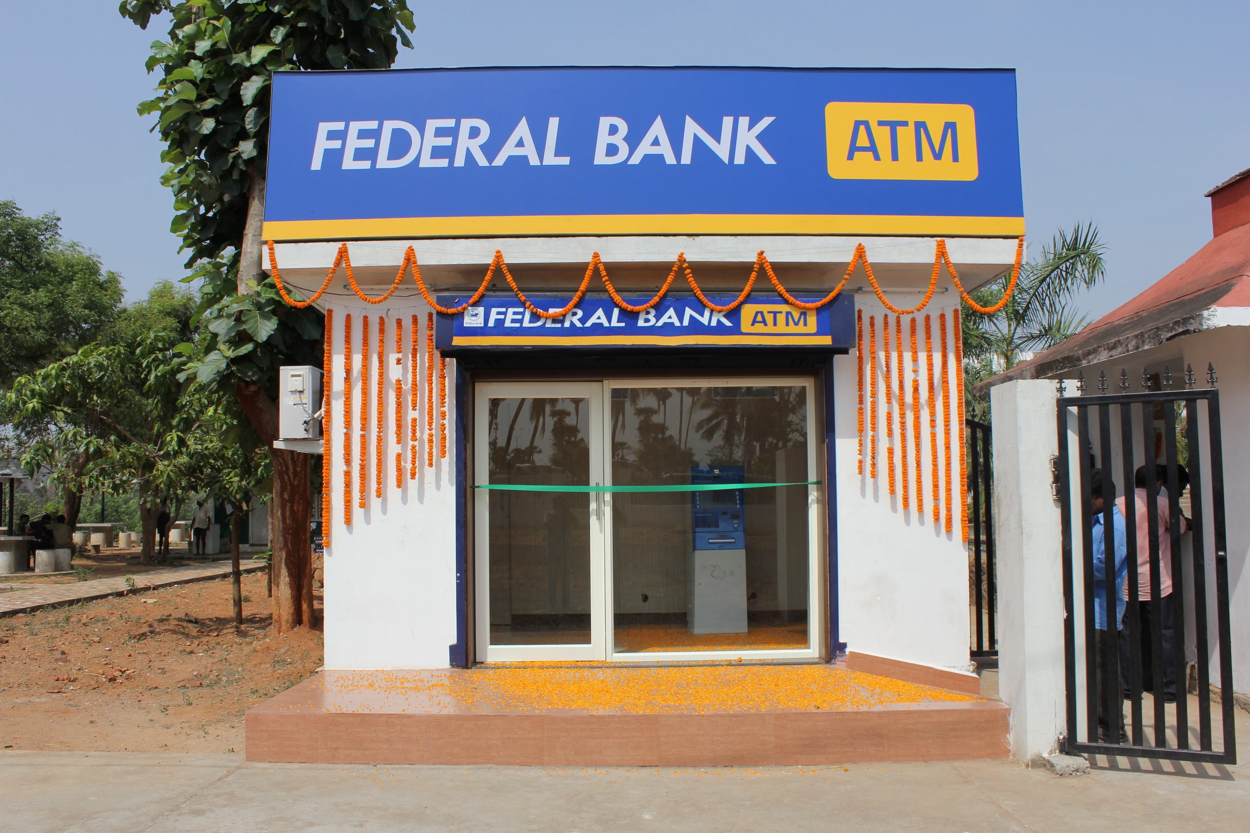 ATM & banking